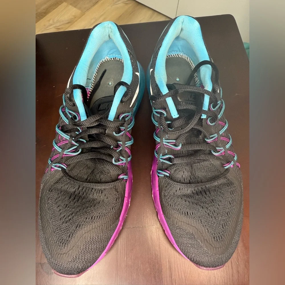 Ladies Nike Air Max Black with Pink and Blue Accents - Picture 6 of 8